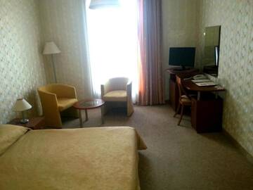 Фото номера Стандартный двухместный номер с 1 кроватью Отель Hotel Perperikon г. Кырджали 3