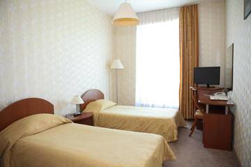 Фото номера Двухместный номер с 2 отдельными кроватями Отель Hotel Perperikon г. Кырджали 2