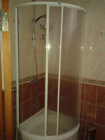 Фото номера Двухместный номер с 2 отдельными кроватями Отель Hotel Perperikon г. Кырджали 5