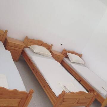 Фото номера Трехместный номер с террасой Отель Hotel Sandim г. Кырджали 9