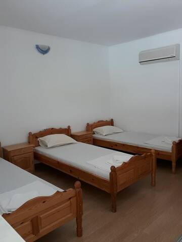 Фото номера Трехместный номер с террасой Отель Hotel Sandim г. Кырджали 4
