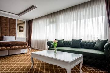 Фото номера Люкс с 1 спальней Отель Hotel Arpezos г. Кырджали 6