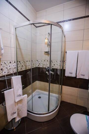 Фото номера Двухместный номер с 2 отдельными кроватями Отель Boutique Hotel Behi г. Кырджали 9