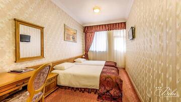 Фото номера Двухместный номер с 1 кроватью и балконом Отель Boutique Hotel Behi г. Кырджали 7