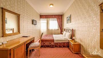 Фото номера Двухместный номер с 1 кроватью и балконом Отель Boutique Hotel Behi г. Кырджали 11